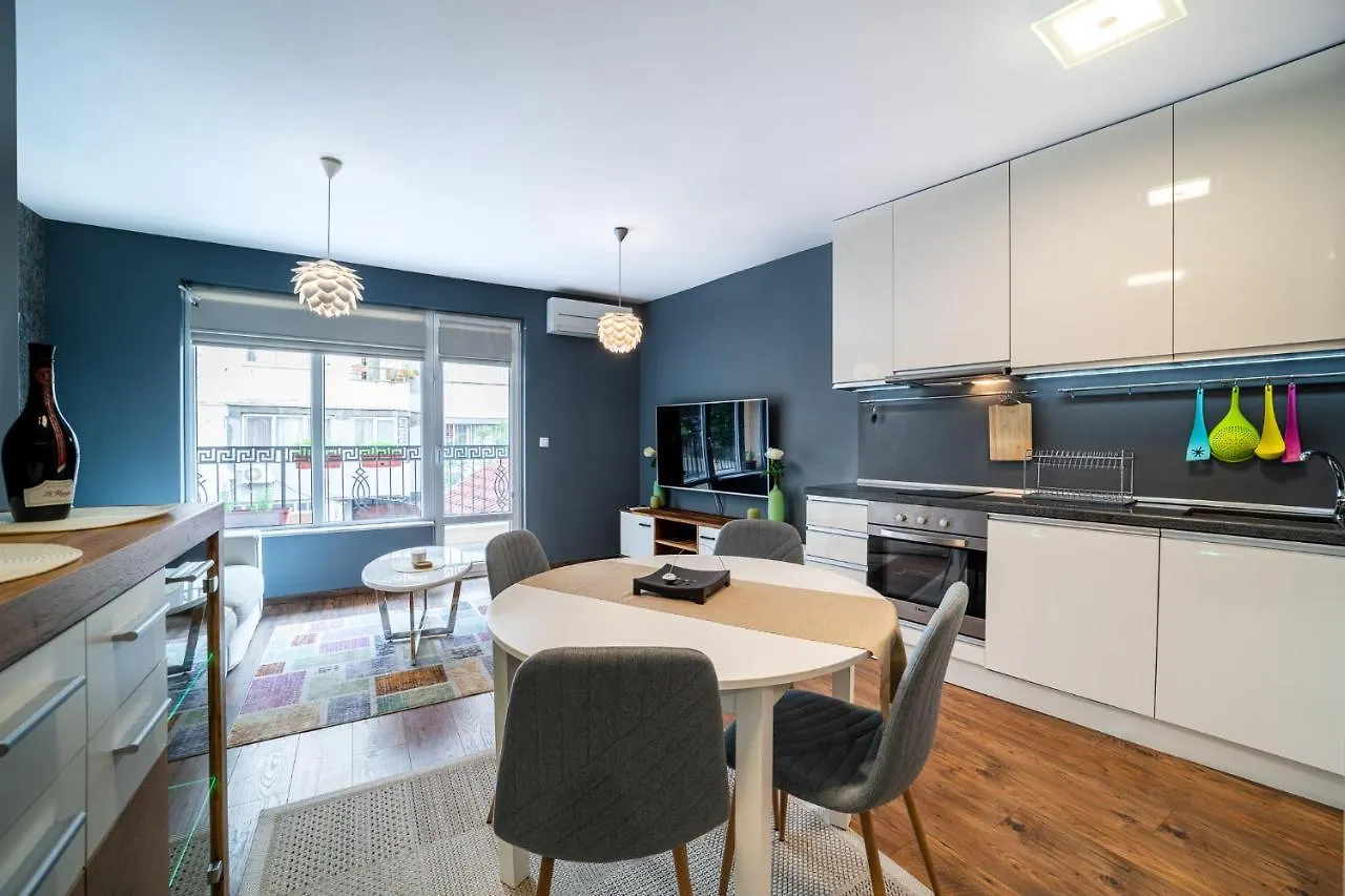 Colibri Central Apartment Warna